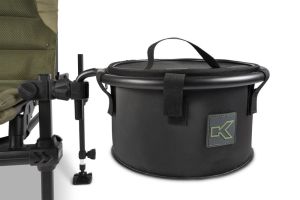 Korum Držiak S Miskou Any Chair Eva Bowl and Riddle