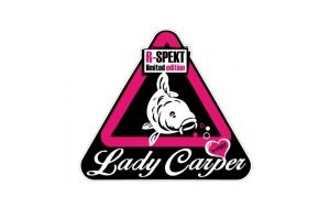 R-Spekt Nálepka Lady Carper