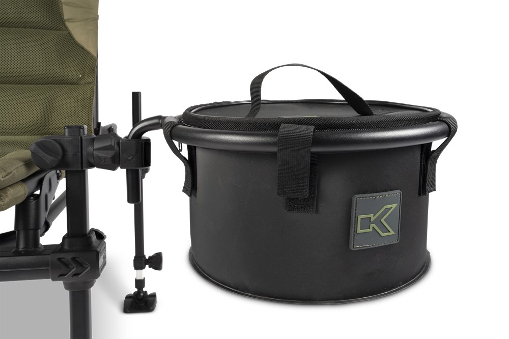 Korum Držiak S Miskou Any Chair Eva Bowl and Riddle