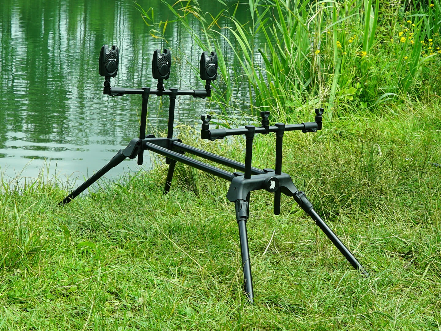 Behr profi aluminium rod pod 4-bein. подставка под карповые удилища rod pod. род пода. серебряный ручей rod-pod hk3271. род под карповый grfish.